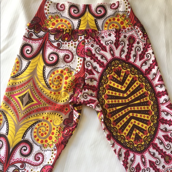 Pink and yellow paisley patterned leggings with a 3” wide waist band - Picture 4 of 4